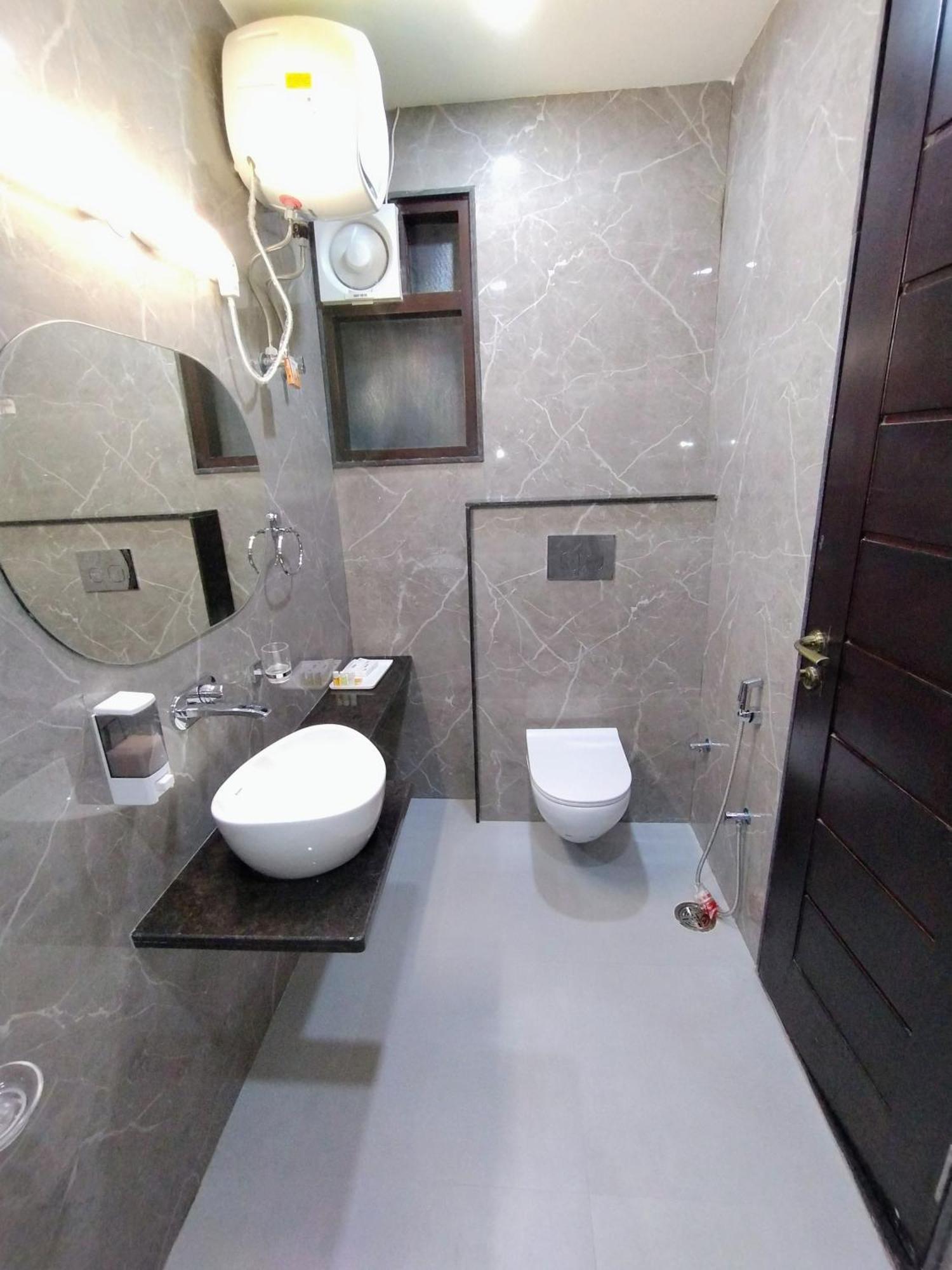 Celebration Guest House Lucknow Eksteriør bilde